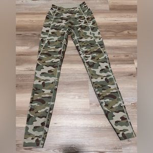 1st Phorm Brown/Green Camo & Beige Reversable Leggings